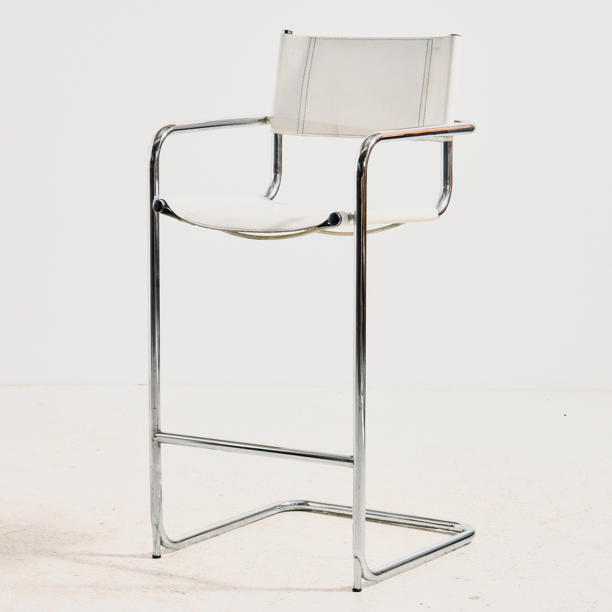 Bauhaus style tubular bar stool - Image 2