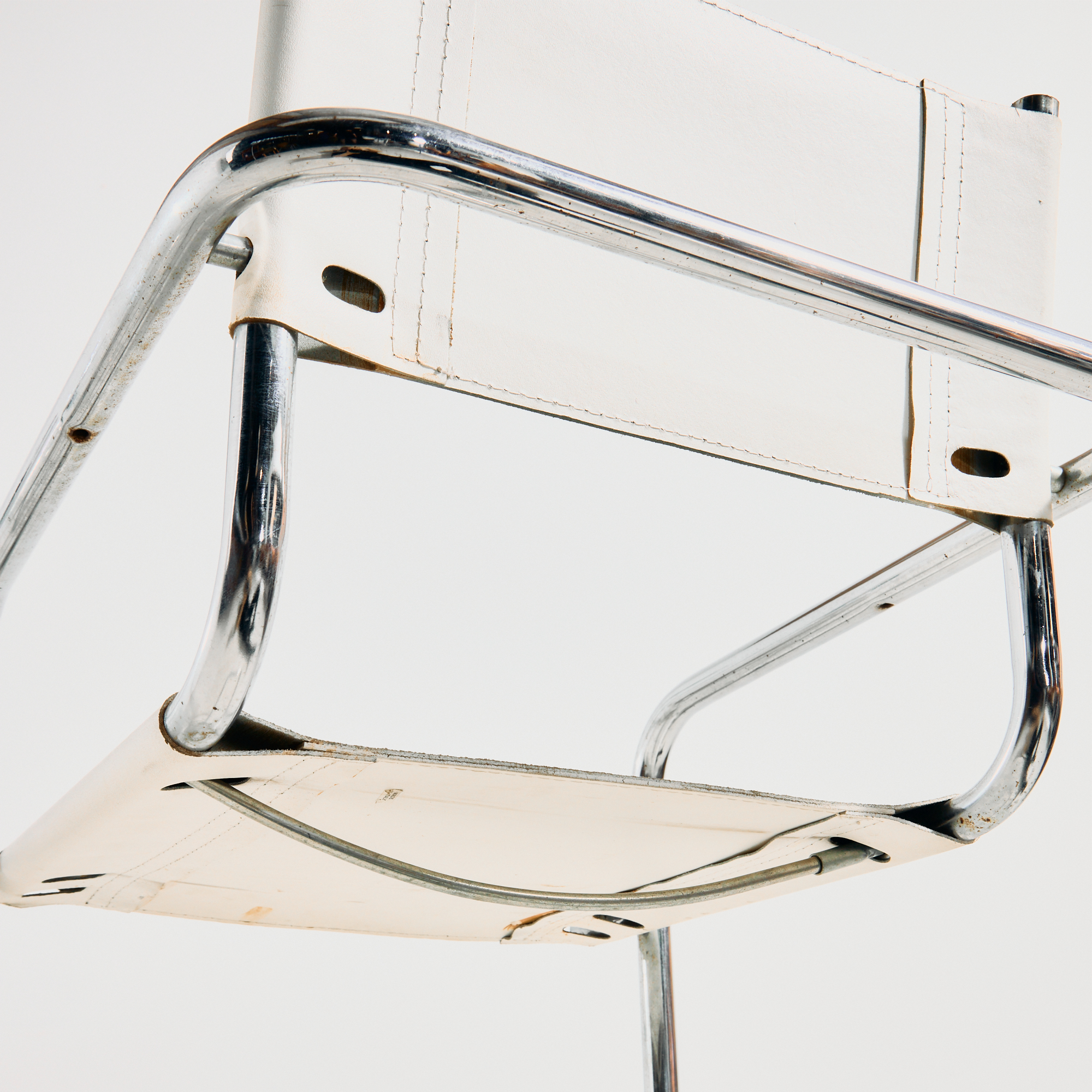 Bauhaus style tubular bar stool - Image 15