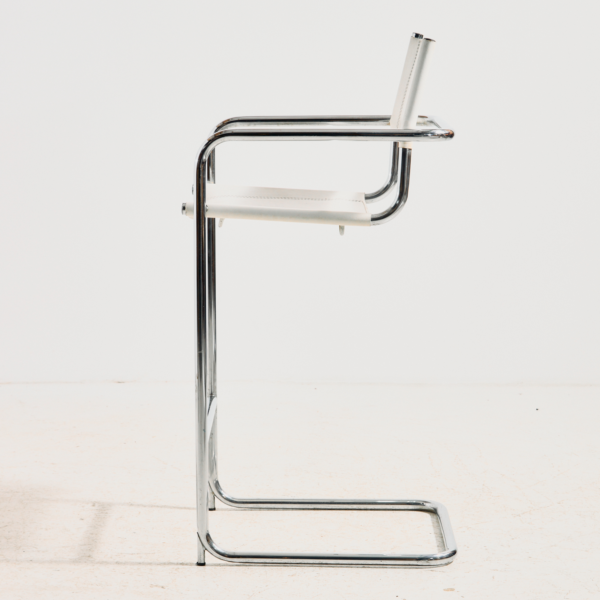 Bauhaus style tubular bar stool - Image 4