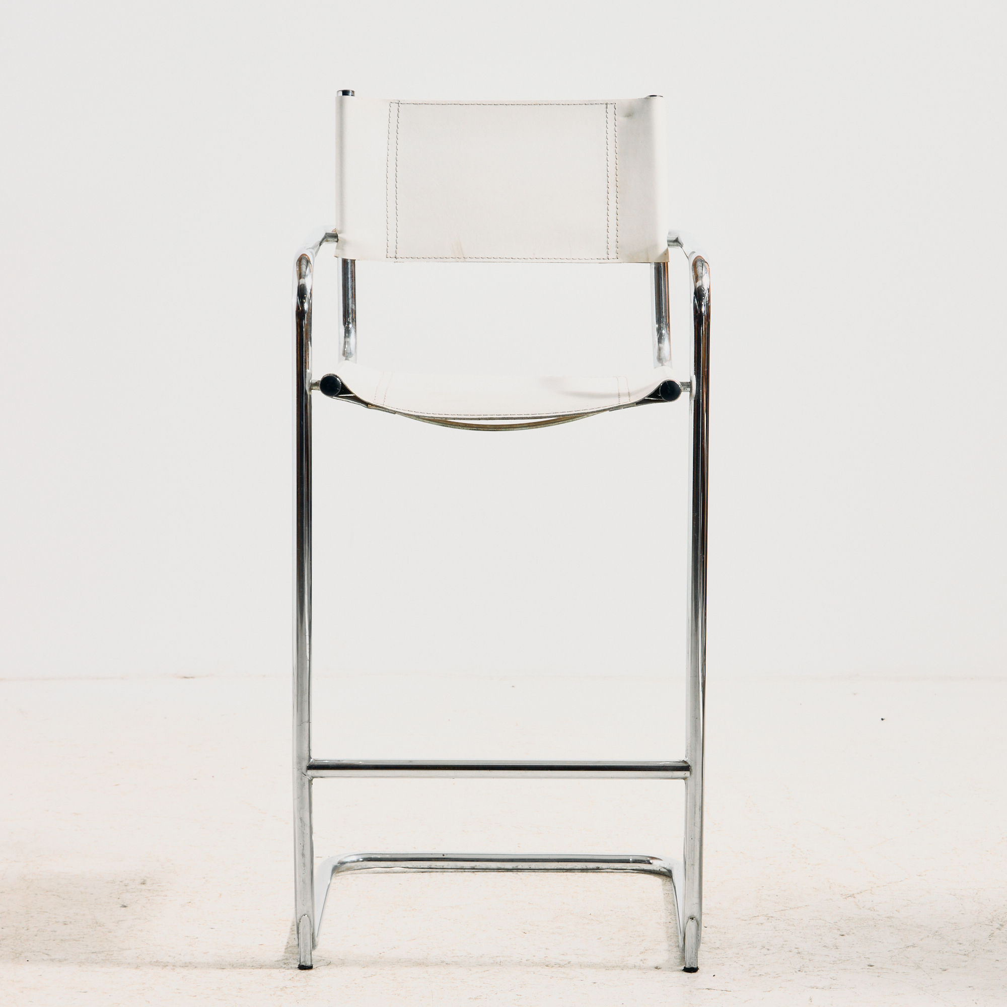 Bauhaus style tubular bar stool - Image 5