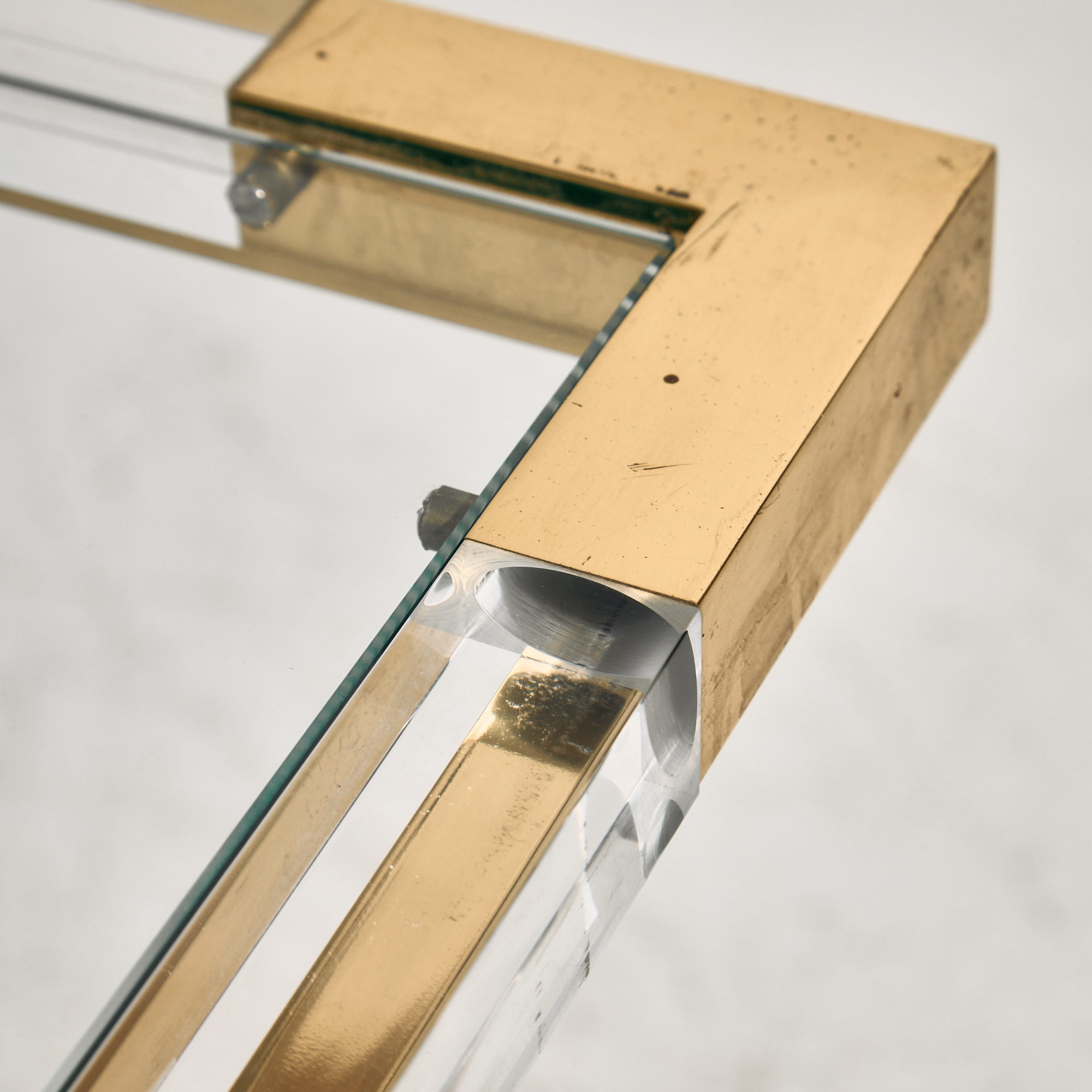 Brass and plexiglass console table by Fabian - Image 12