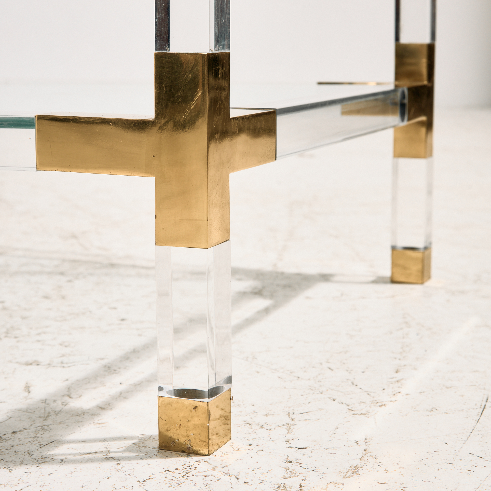 Brass and plexiglass console table by Fabian - Image 8