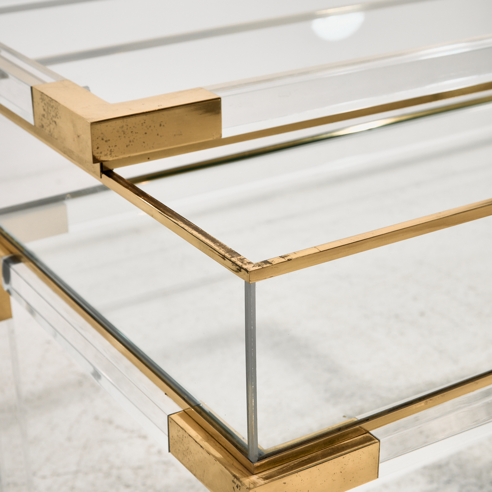 Brass and plexiglass console table by Fabian - Image 9