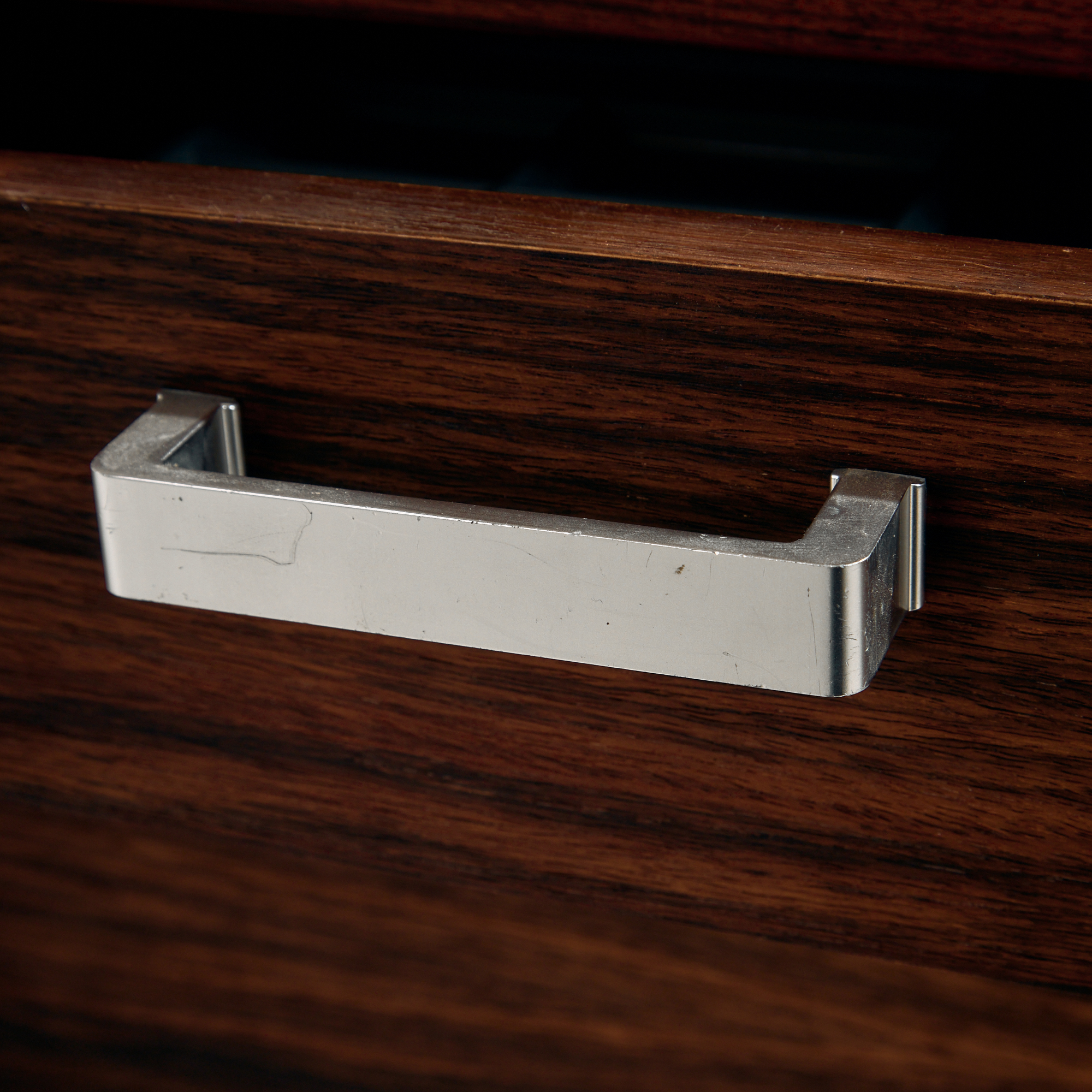 Rosewood executive desk by Trevor Chinn and Ray Leigh for Gordon Russell - Image 19