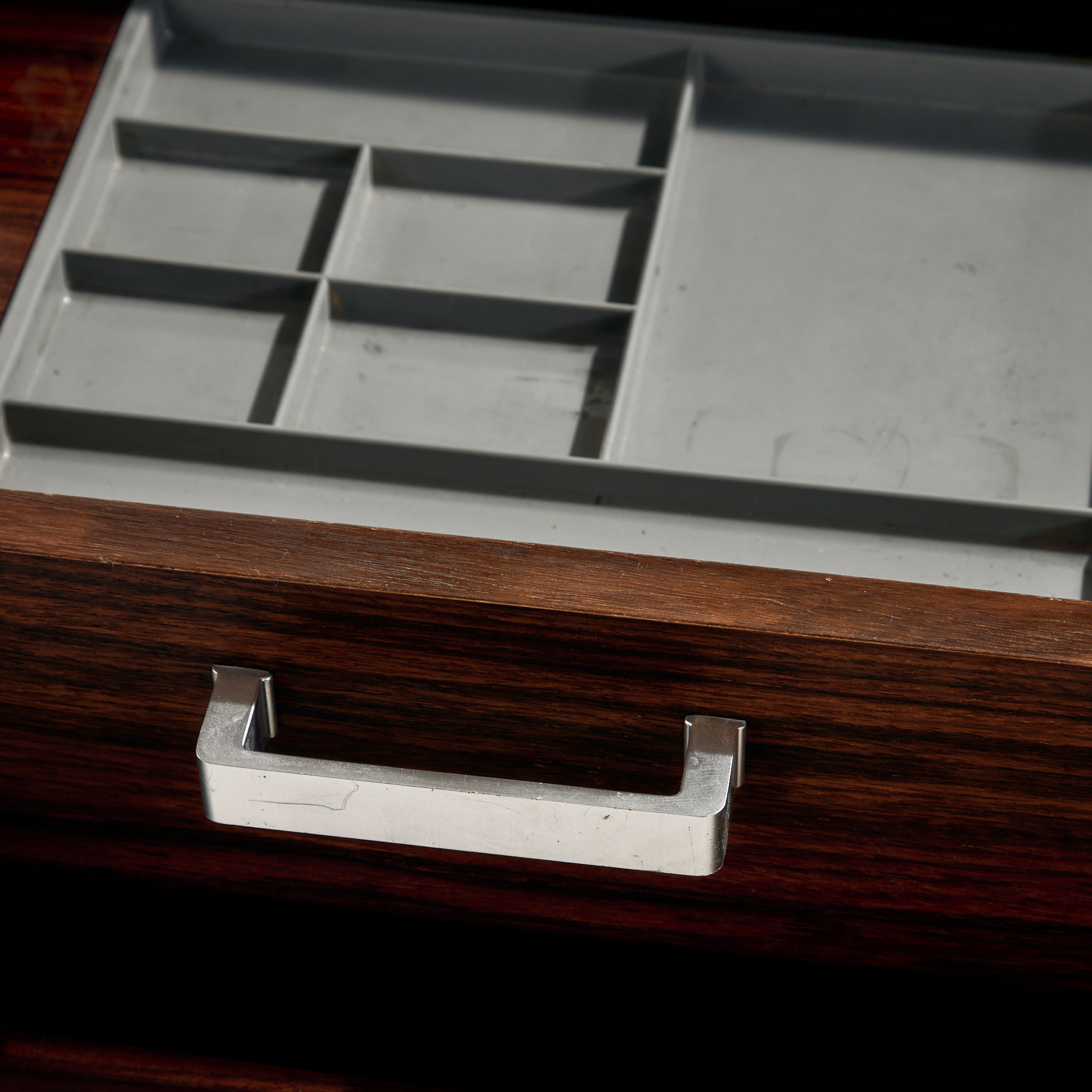 Rosewood executive desk by Trevor Chinn and Ray Leigh for Gordon Russell - Image 4