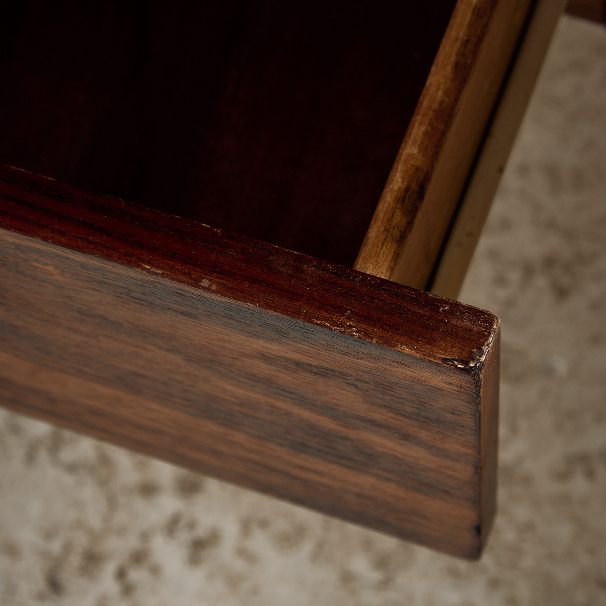 Rosewood executive desk by Trevor Chinn and Ray Leigh for Gordon Russell - Image 8